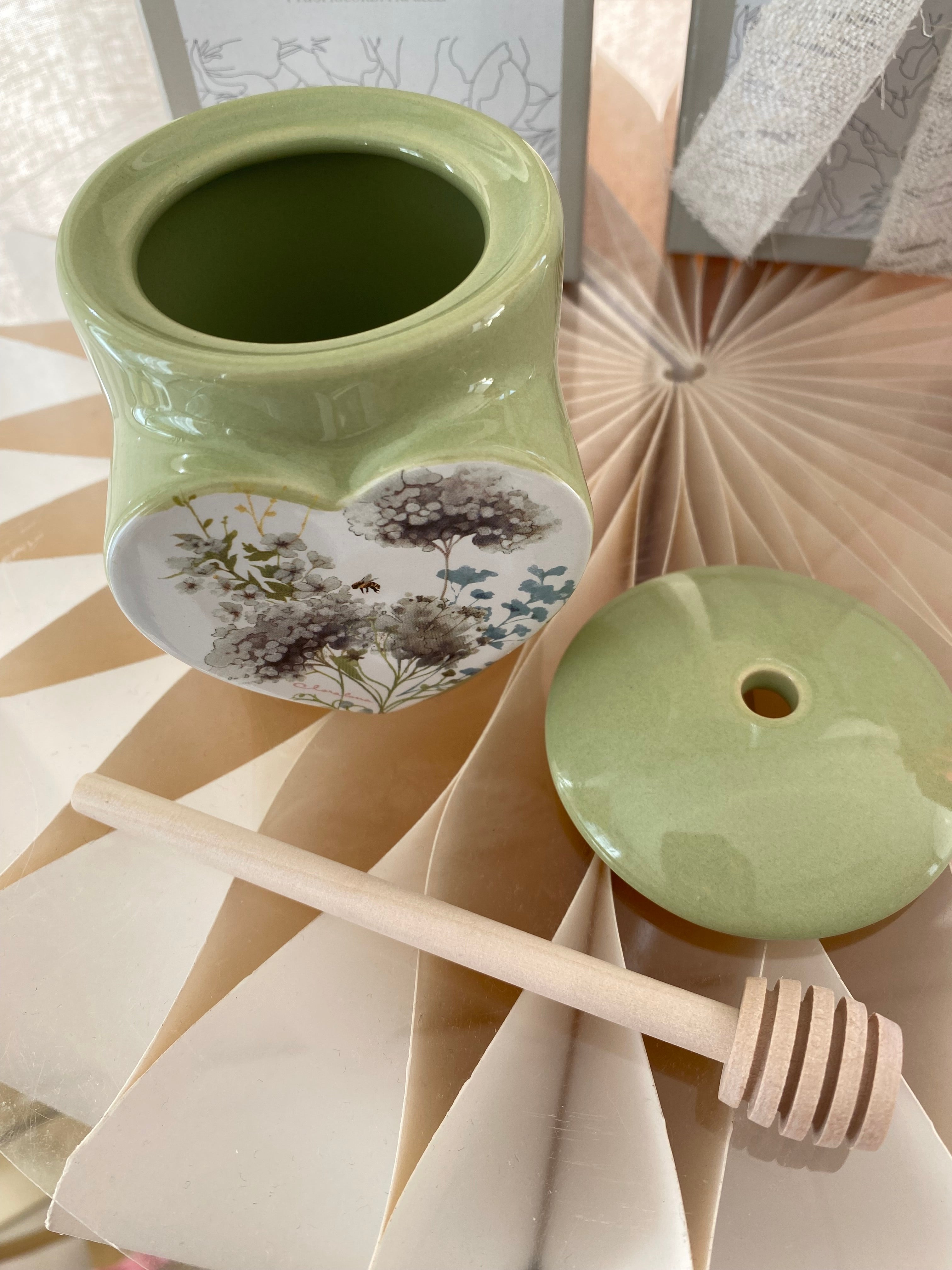 Bomboniera Miele con Spargimiele – Barattolo Decorativo Floreale in Ceramica