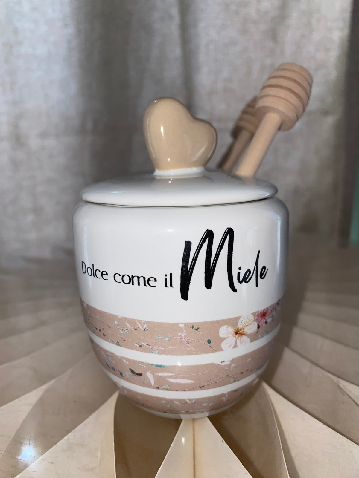 Bomboniera Miele con Spargimiele – Barattolo Decorativo “Dolce come il Miele”