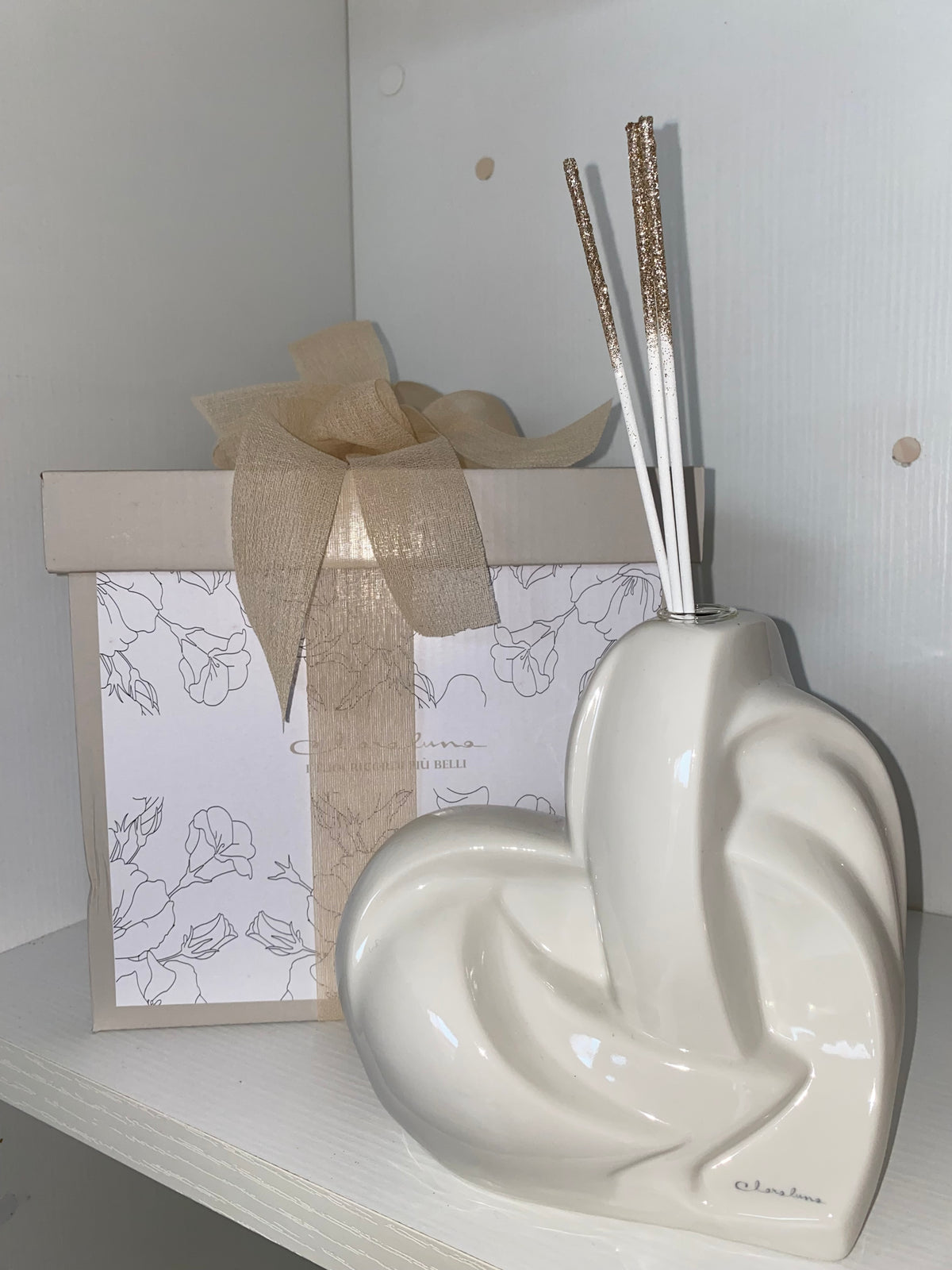 Diffusore Cuore Design Moderno – Bomboniera Profumatore Elegante (3 Colori, 2 Misure)