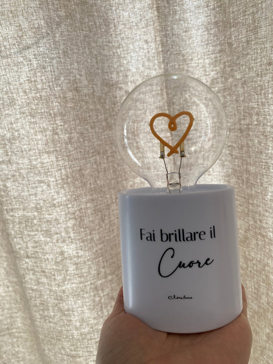Lampada LED con Cuore – Lampada Decorativa a Batterie “Fai brillare il Cuore”