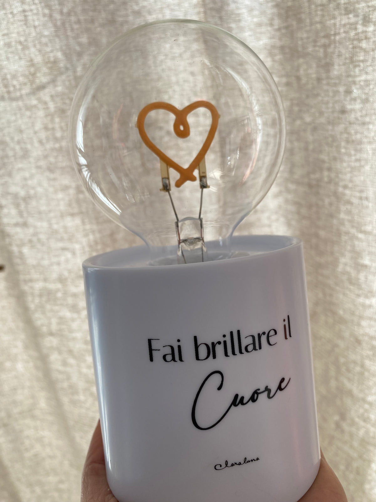 Lampada LED con Cuore – Lampada Decorativa a Batterie “Fai brillare il Cuore”
