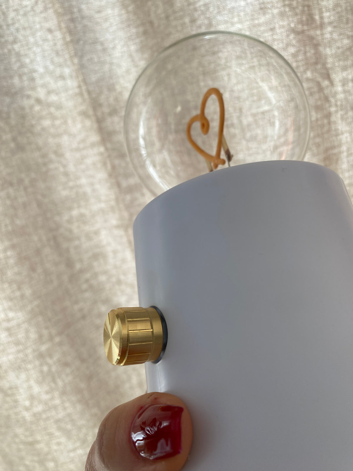 Lampada LED con Cuore – Lampada Decorativa a Batterie “Fai brillare il Cuore”