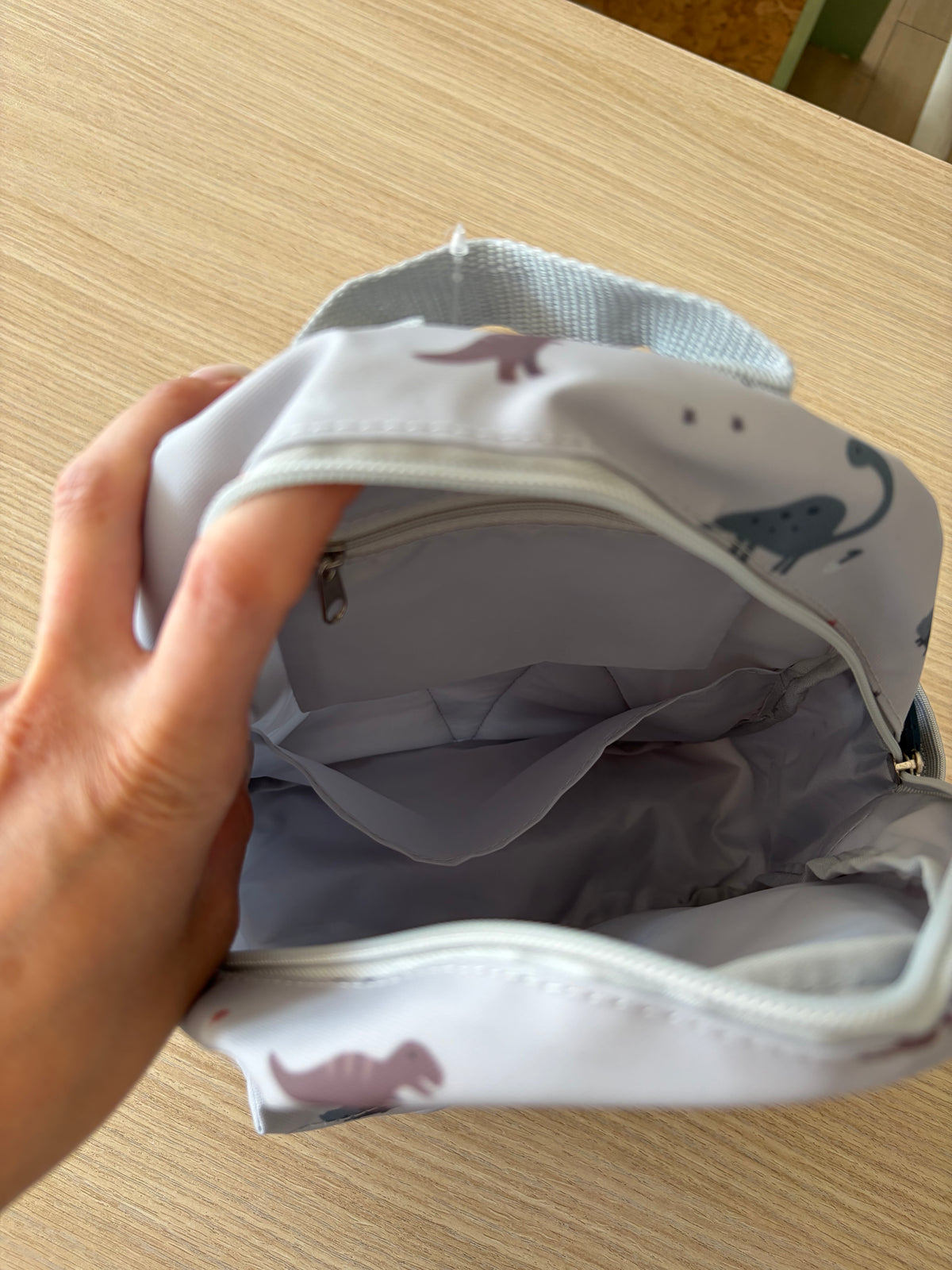 Zainetto Impermeabile Dino Grigio con Porta Borraccia