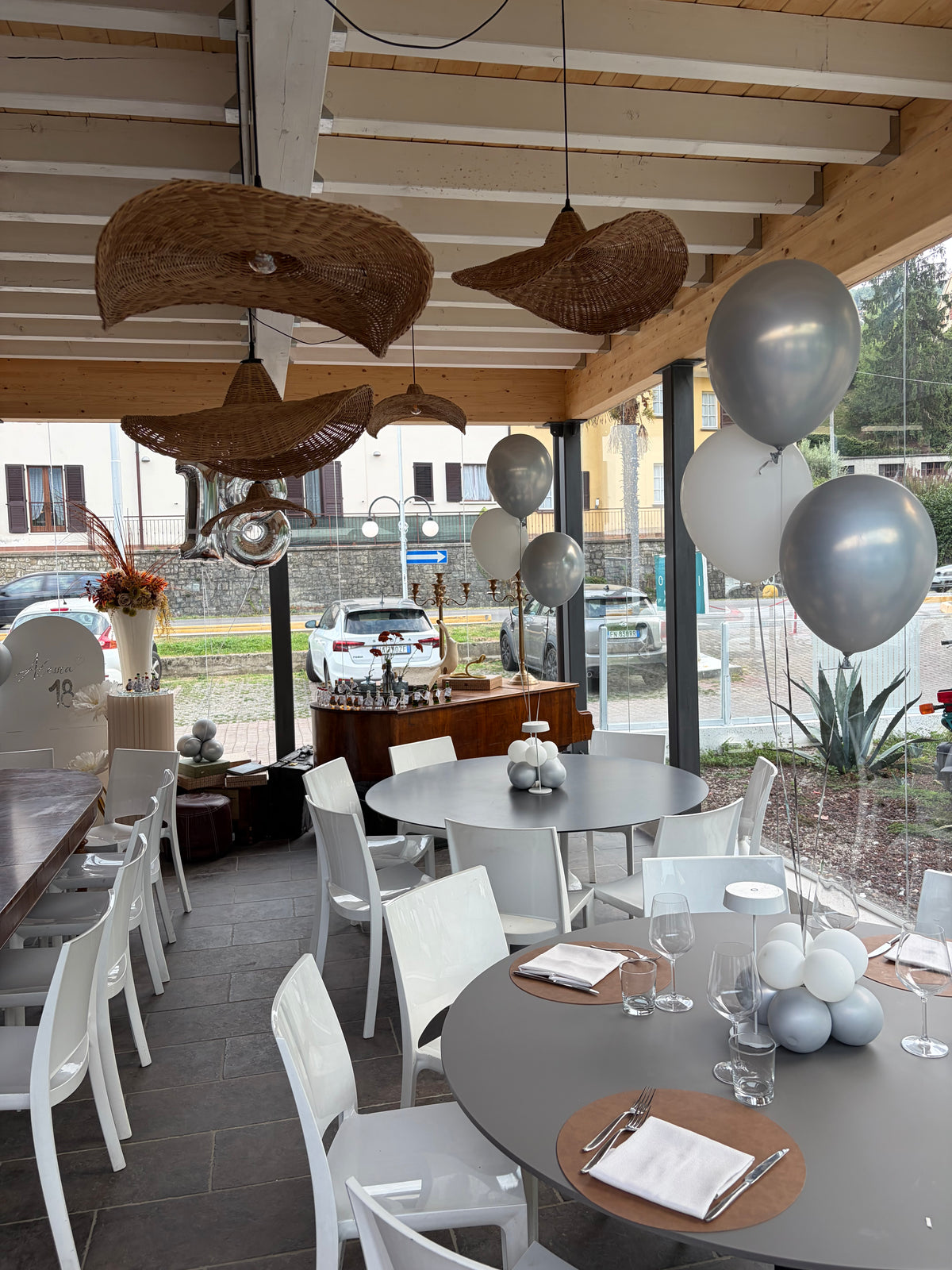 ALLESTIMENTO 10