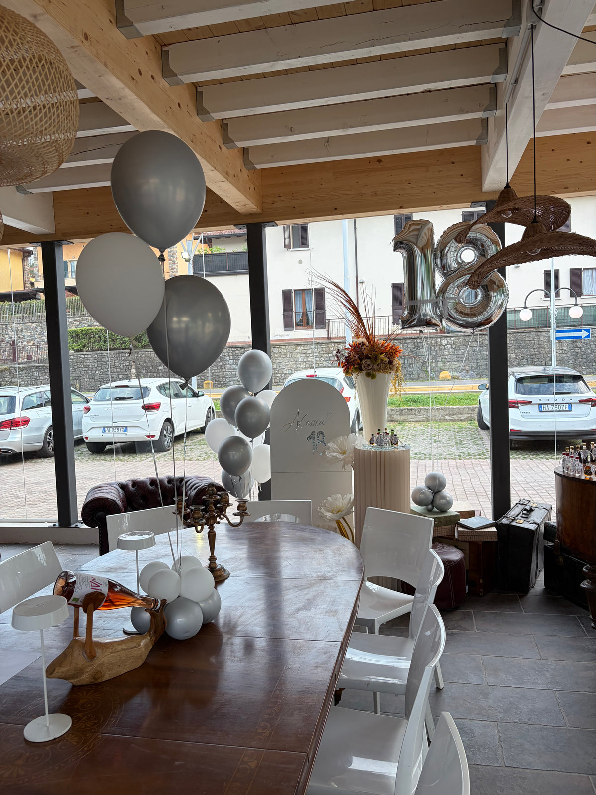 ALLESTIMENTO 10