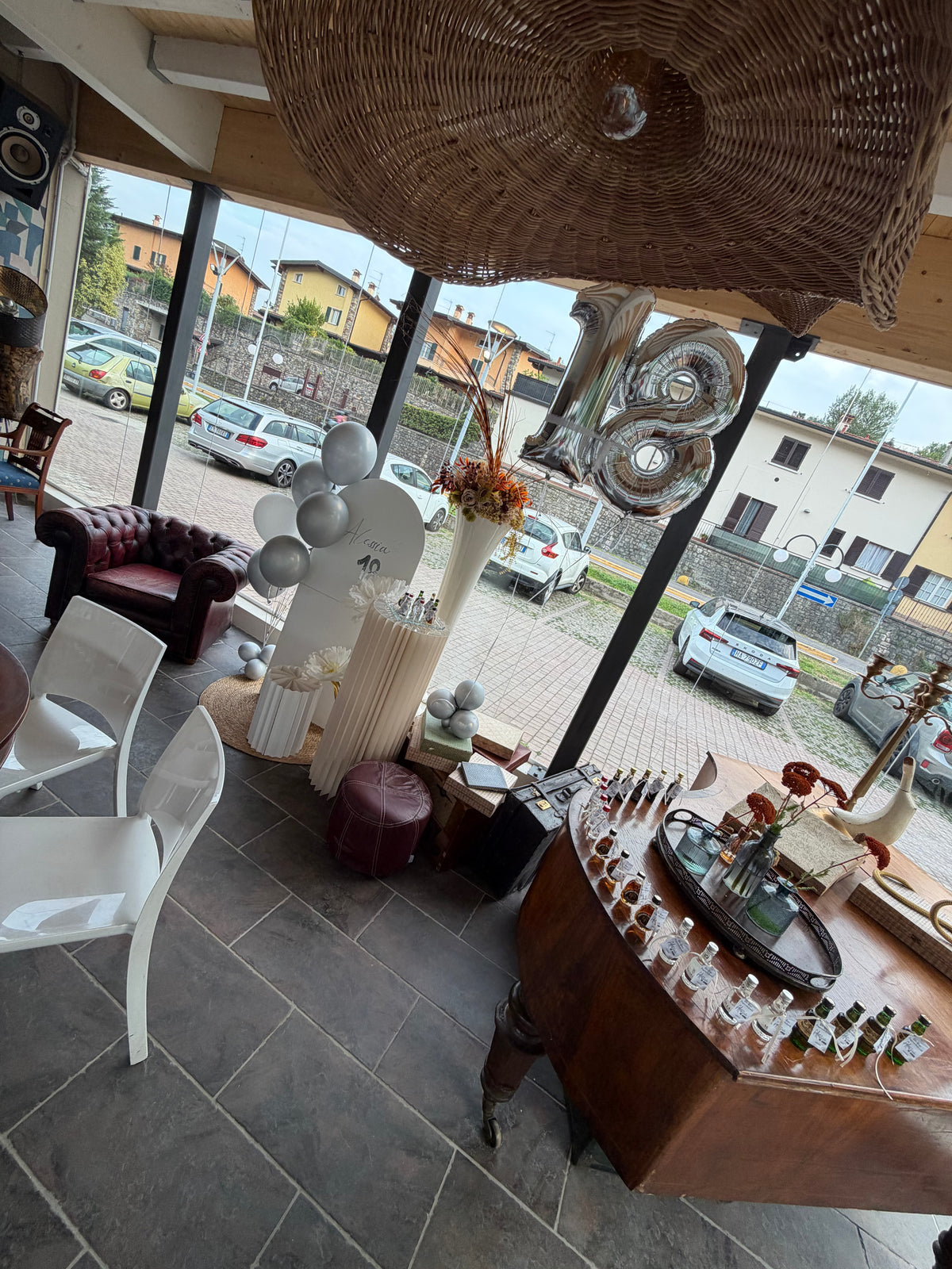 ALLESTIMENTO 10