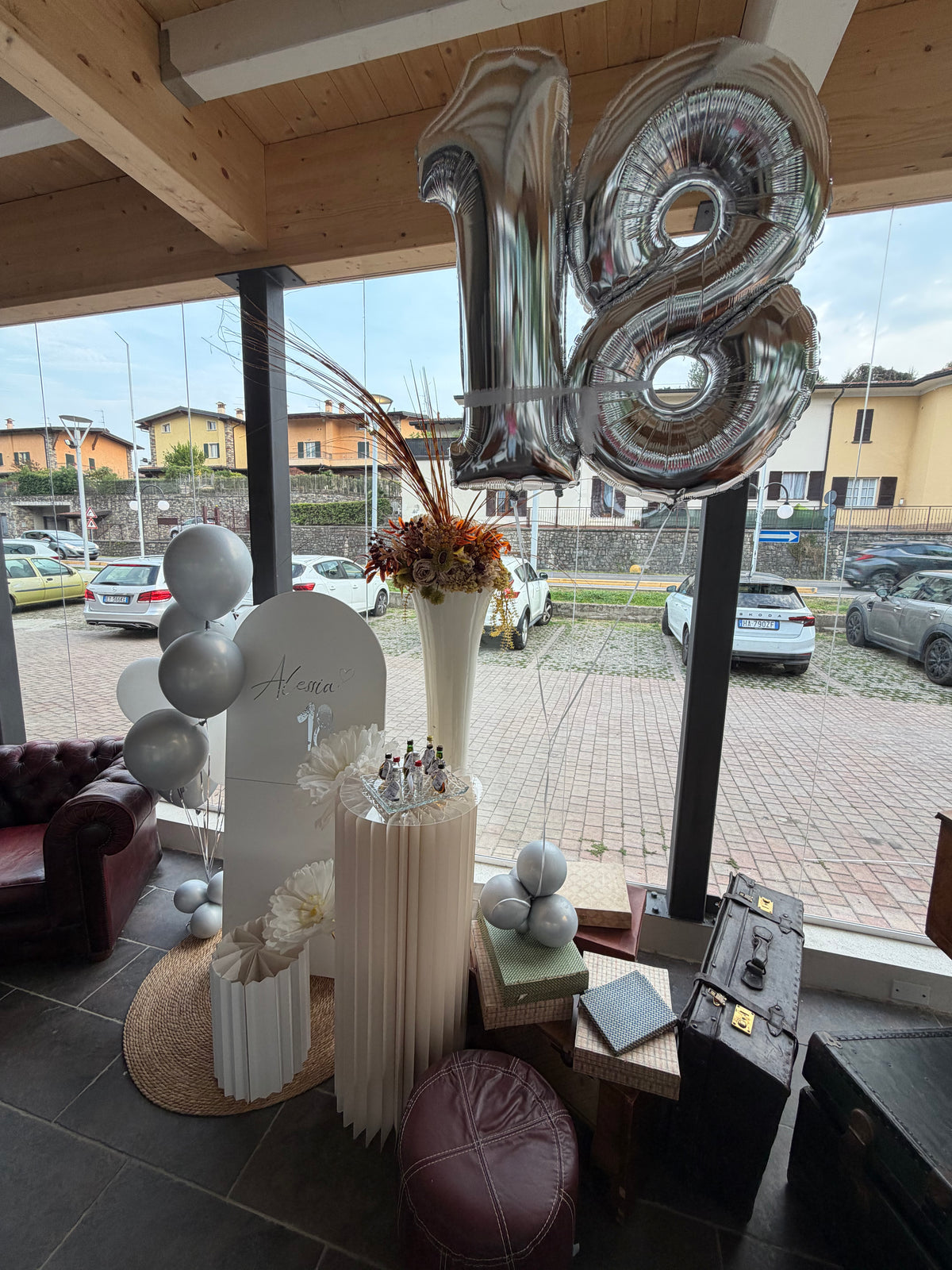 ALLESTIMENTO 10