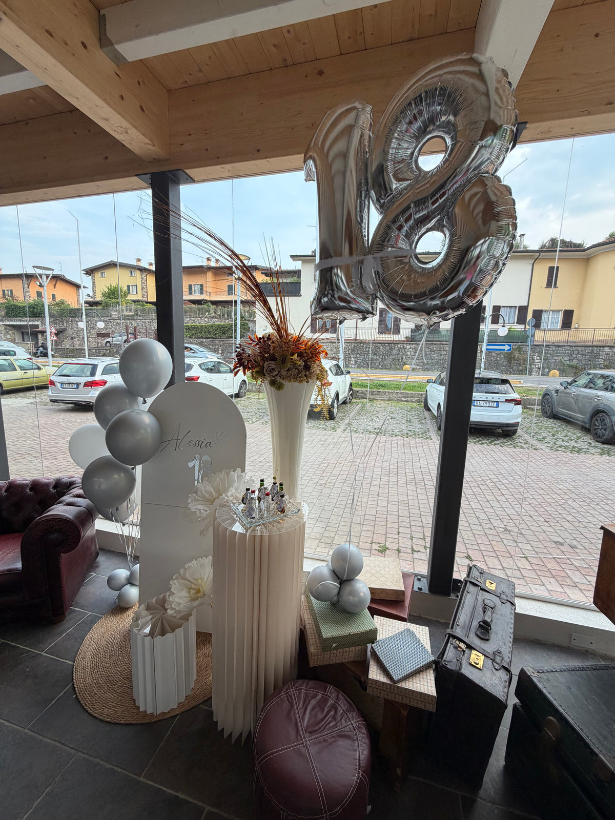 ALLESTIMENTO 10
