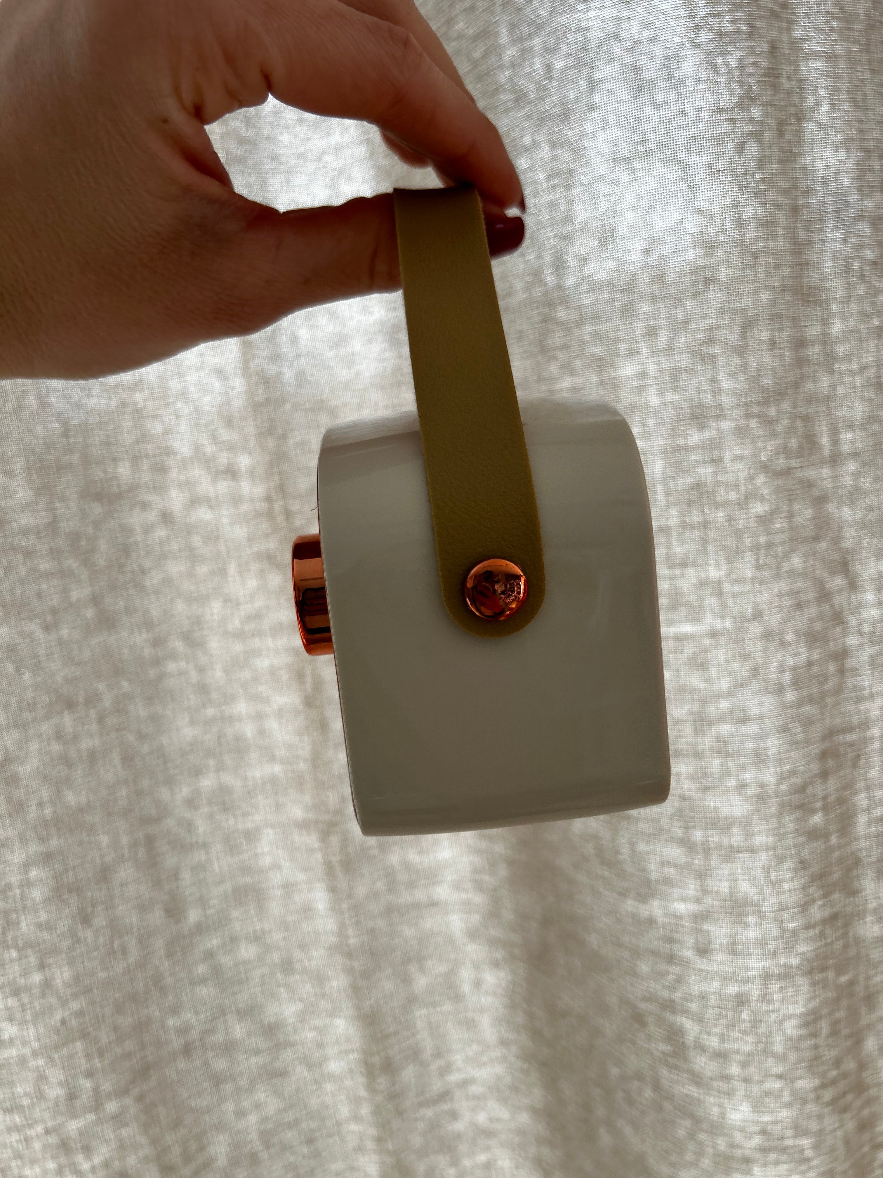 Cassa Bluetooth Portatile Vintage – Ricaricabile USB-C, Radio e Speaker Design Retrò