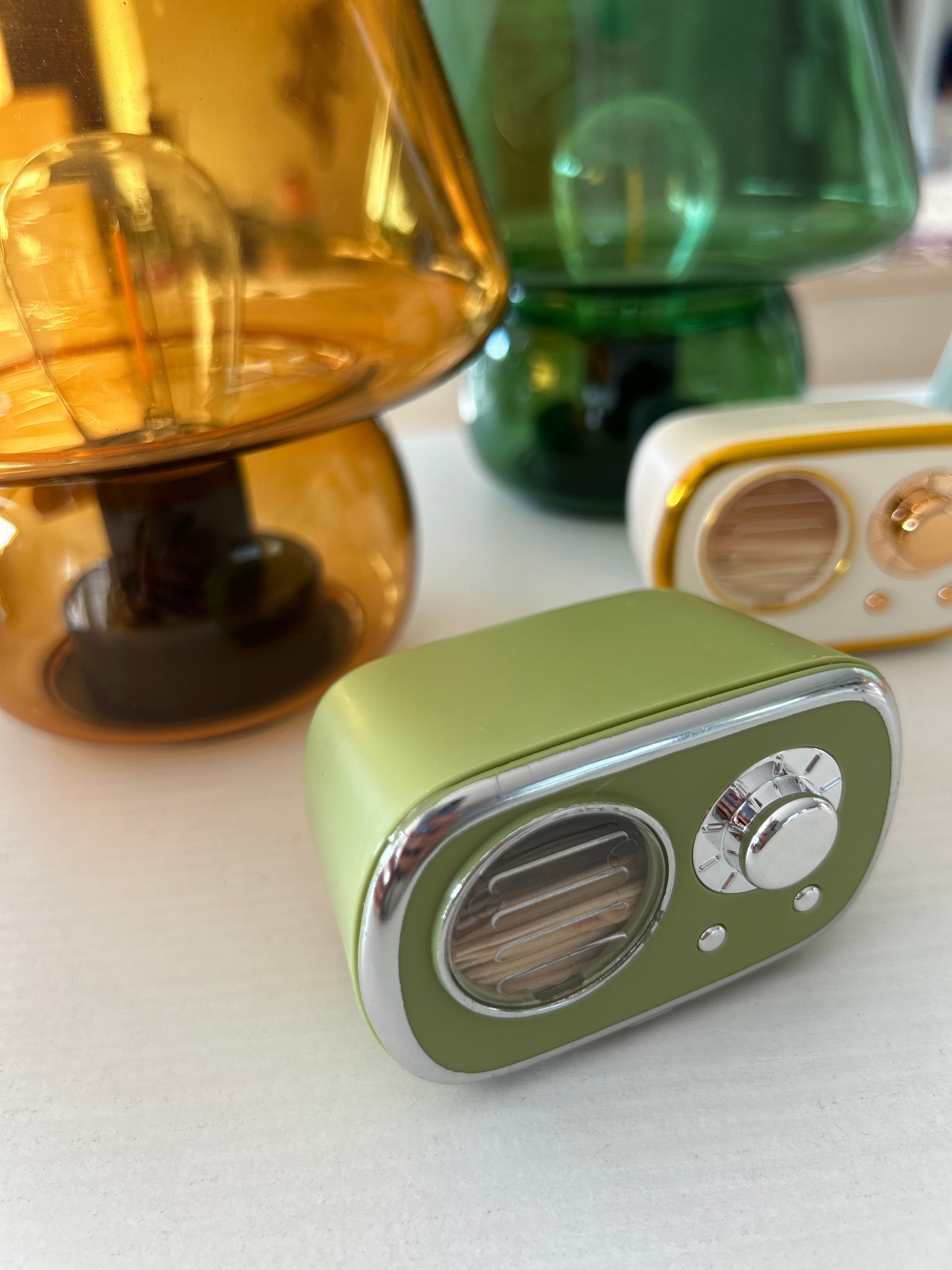 Porta Stuzzicadenti Design Radio Vintage – Dispenser Stuzzicadenti da Tavolo Originale e Decorativo